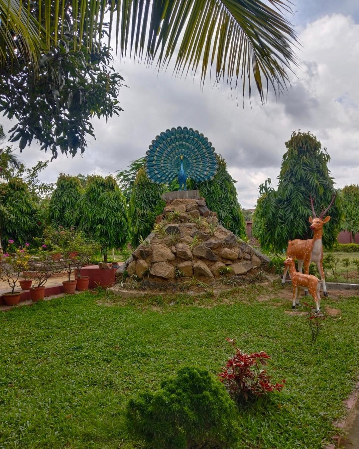 Whispering Woods Inn Bolpur Exteriér fotografie