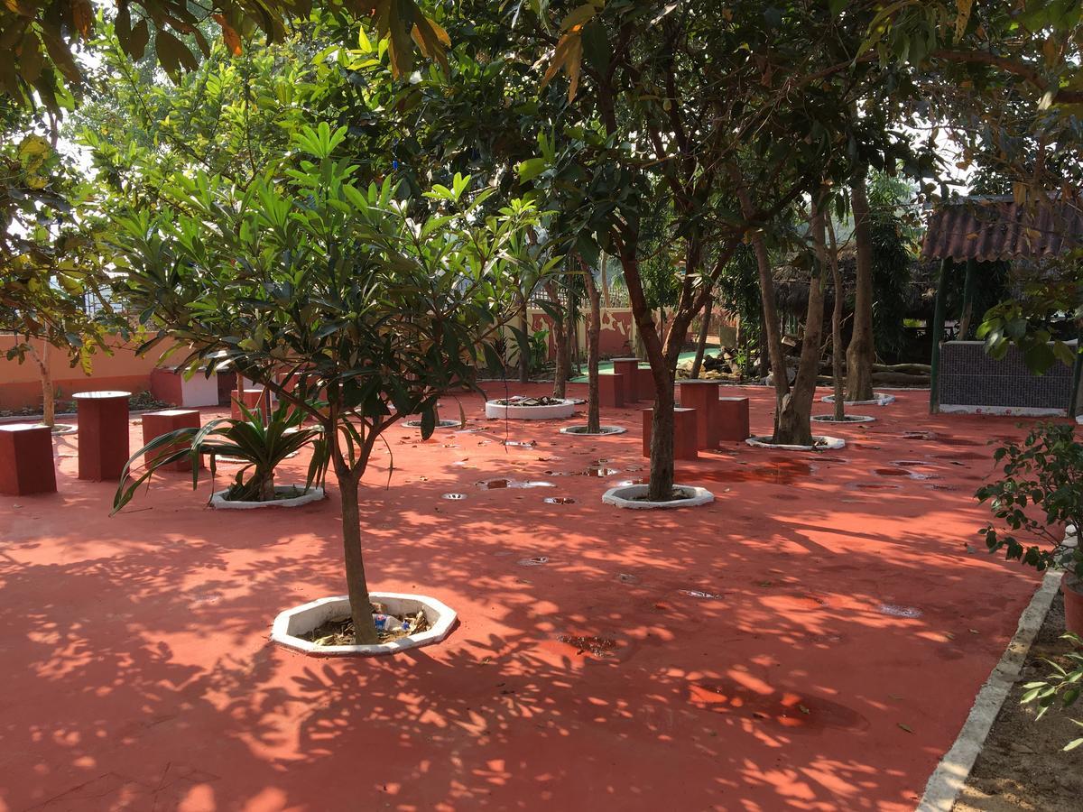 Whispering Woods Inn Bolpur Exteriér fotografie