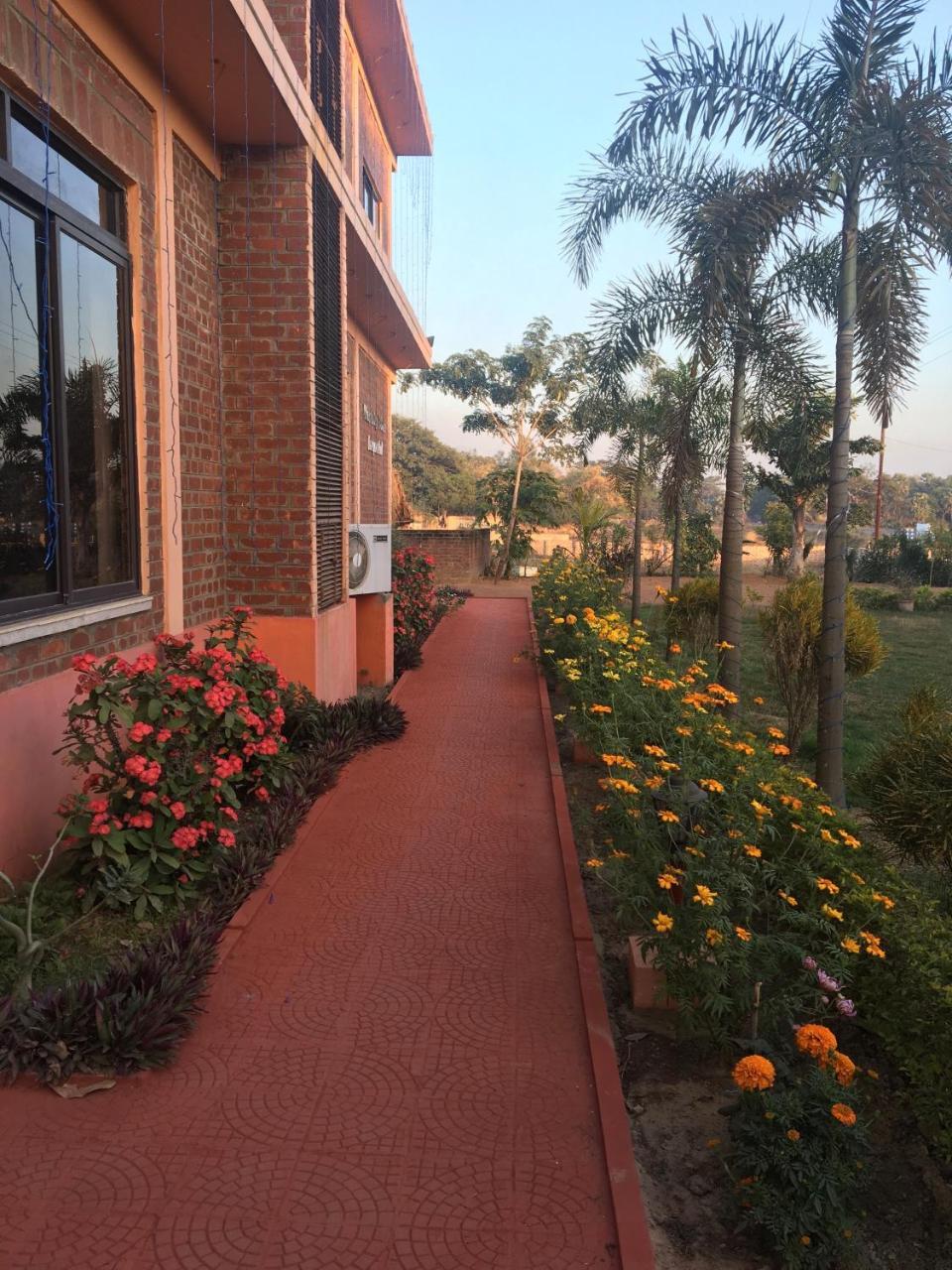 Whispering Woods Inn Bolpur Exteriér fotografie